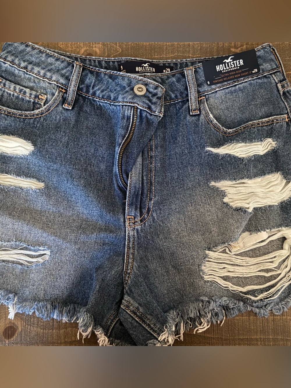 Hollister ultra high rise mom Jean 3” inseam
